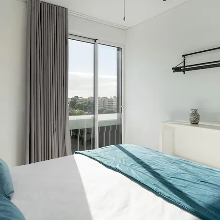 America Ii By An Island