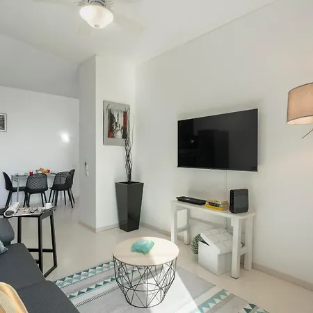 America Ii By An Island 아파트