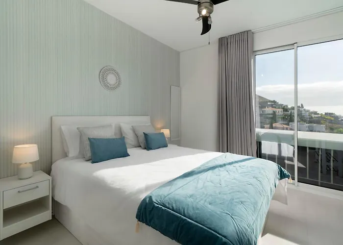 America Ii By An Island