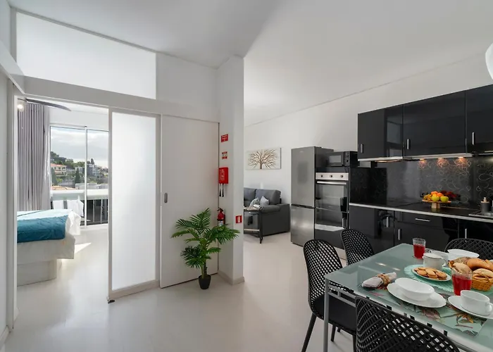 America Ii By An Island 公寓